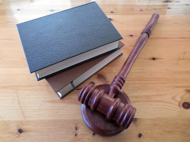 Kto ma zdolność prawną? Zrozumienie, kto może działać w prawie Kto ma zdolność prawną? Zrozumienie, kto może działać w prawie