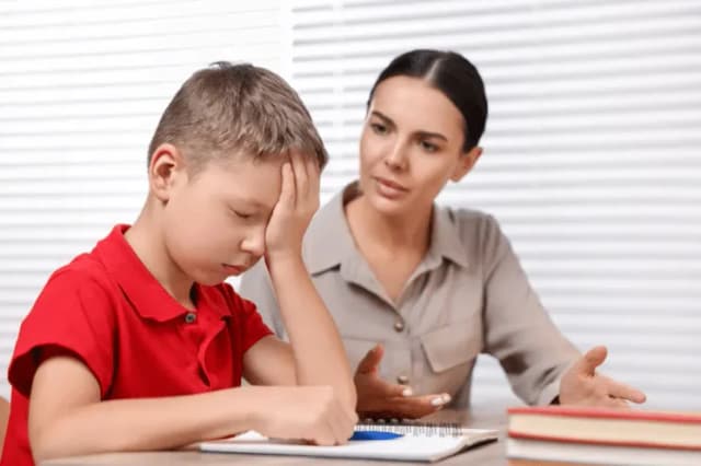 Jak pomóc dziecku z dysleksją? Skuteczne metody wsparcia i nauki Jak pomóc dziecku z dysleksją? Skuteczne metody wsparcia i nauki
