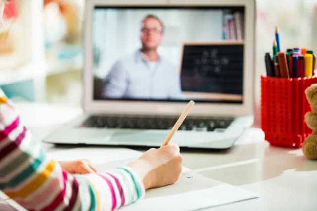 Za ile zdalne nauczanie? Sprawdź, jak długo trwają lekcje online Za ile zdalne nauczanie? Sprawdź, jak długo trwają lekcje online
