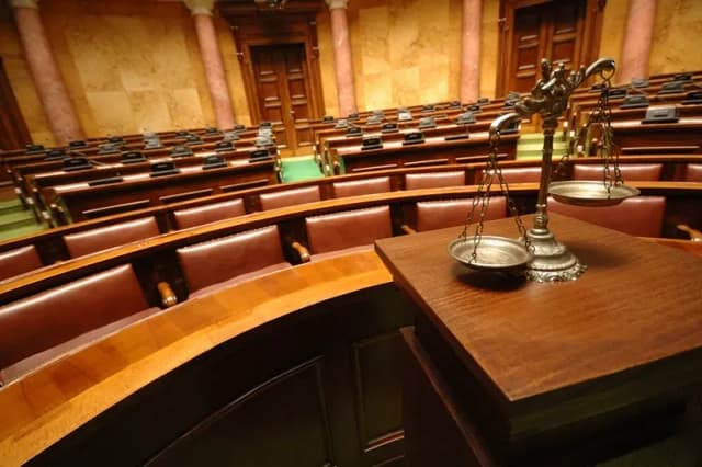 Wyłączenie jawności rozprawy – co to znaczy i jakie ma skutki? Wyłączenie jawności rozprawy – co to znaczy i jakie ma skutki?